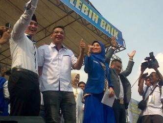 Zumi Zola dan Fasha Ungu di lokasi deklarasi Tehok